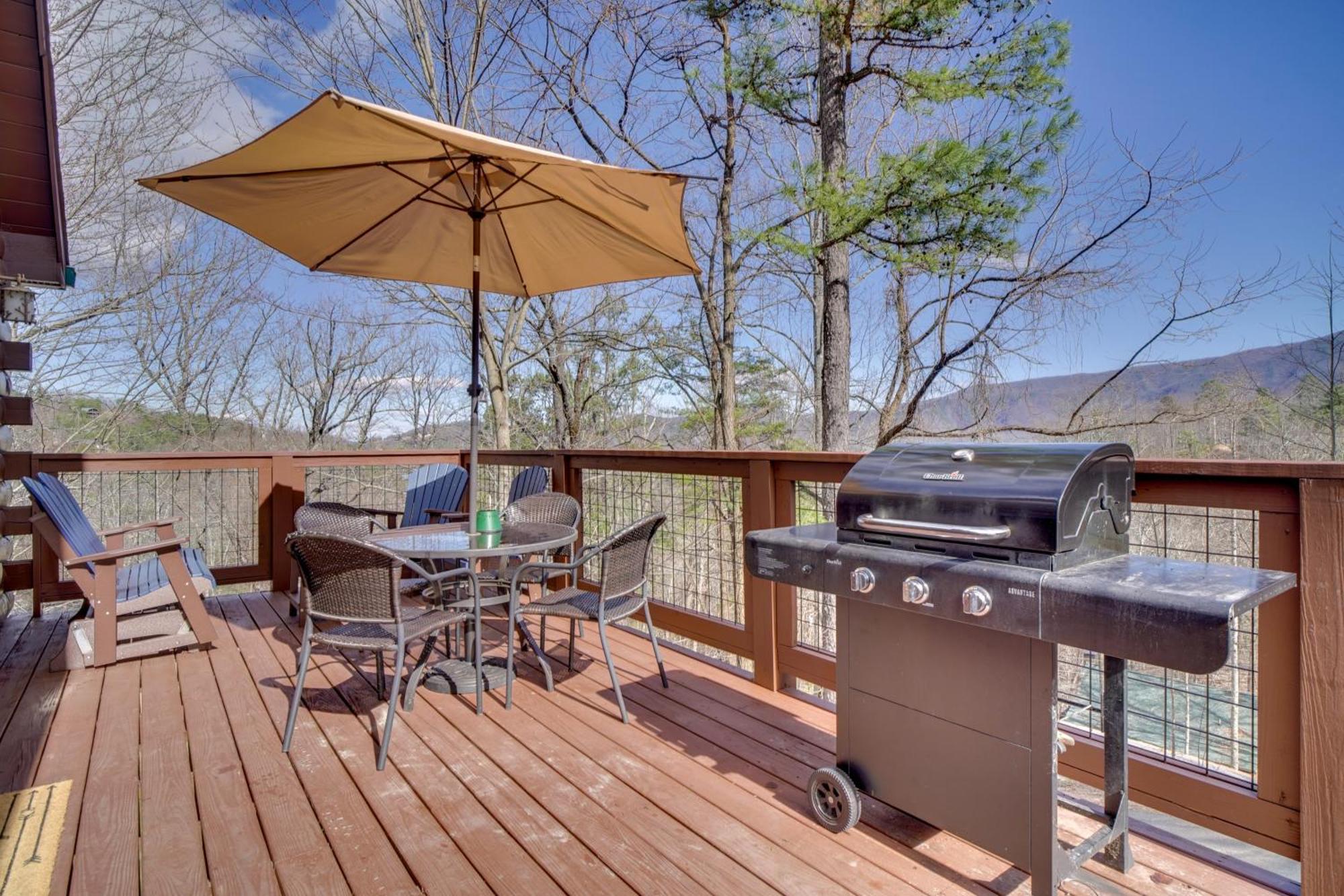 Hatcher Mtn Retreat Sevierville Cabin With Hot Tub! Luaran gambar