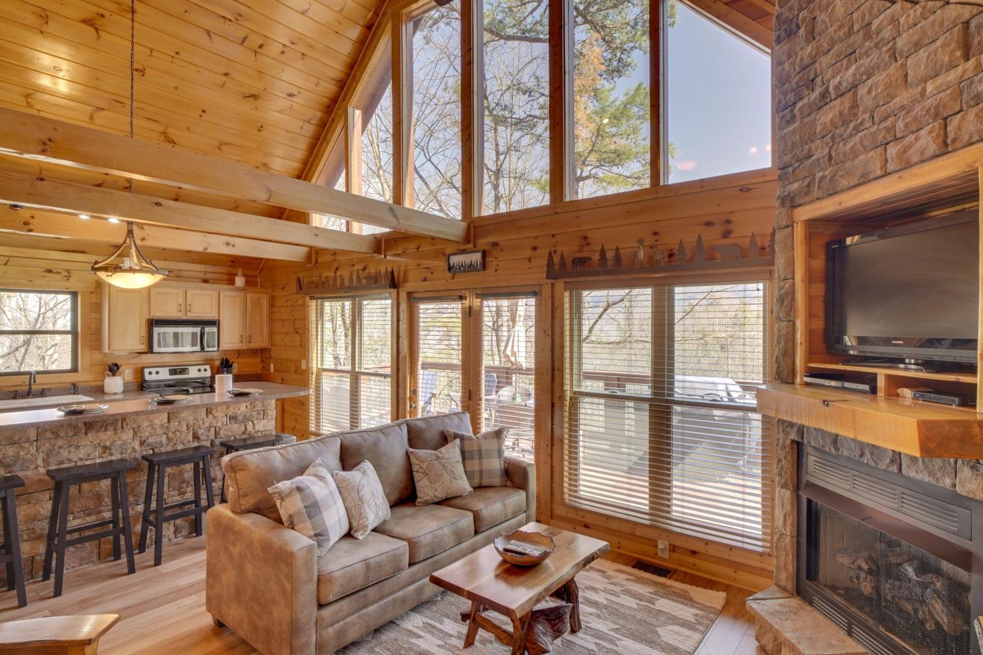 Hatcher Mtn Retreat Sevierville Cabin With Hot Tub! Luaran gambar