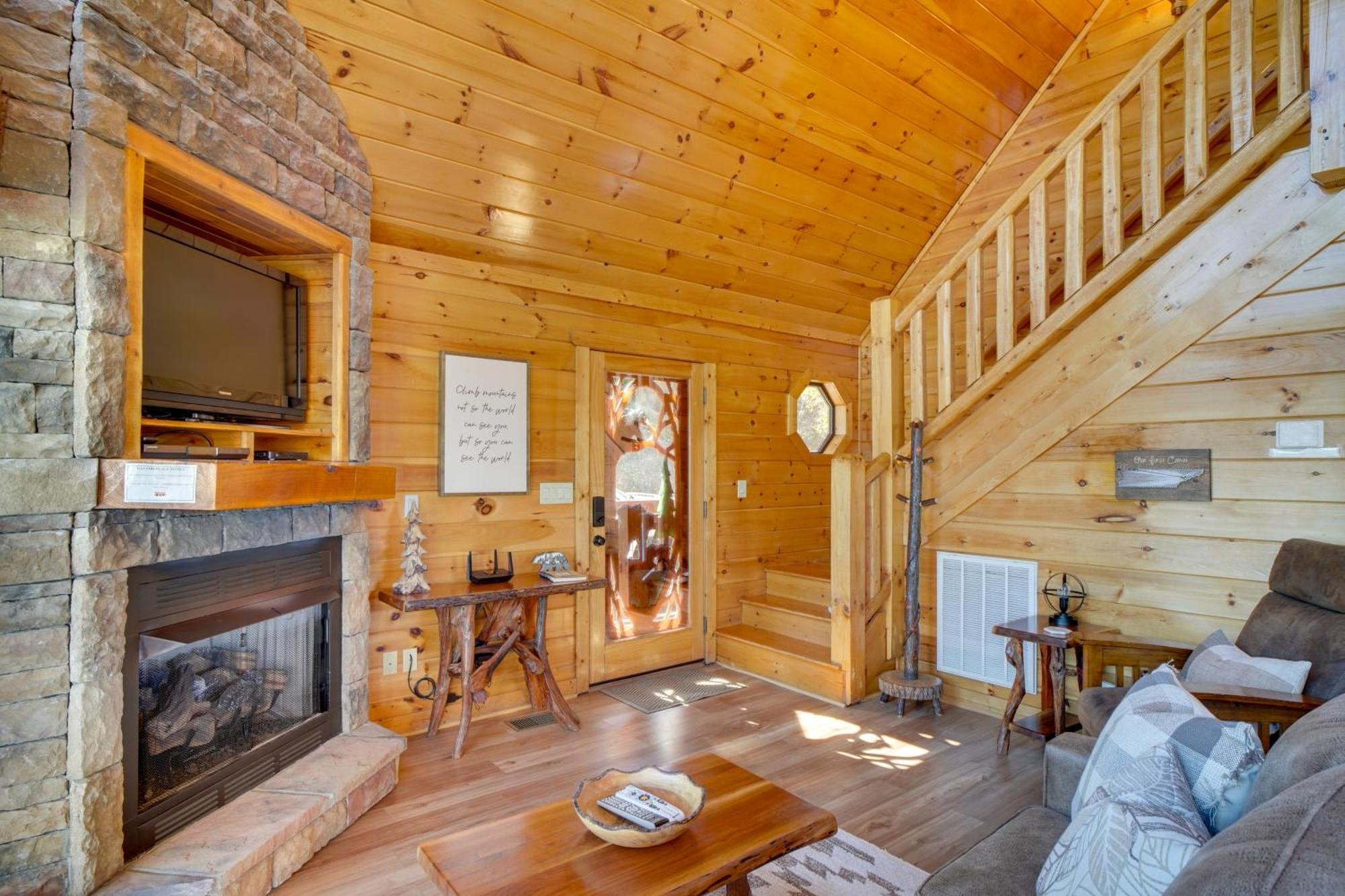 Hatcher Mtn Retreat Sevierville Cabin With Hot Tub! Luaran gambar