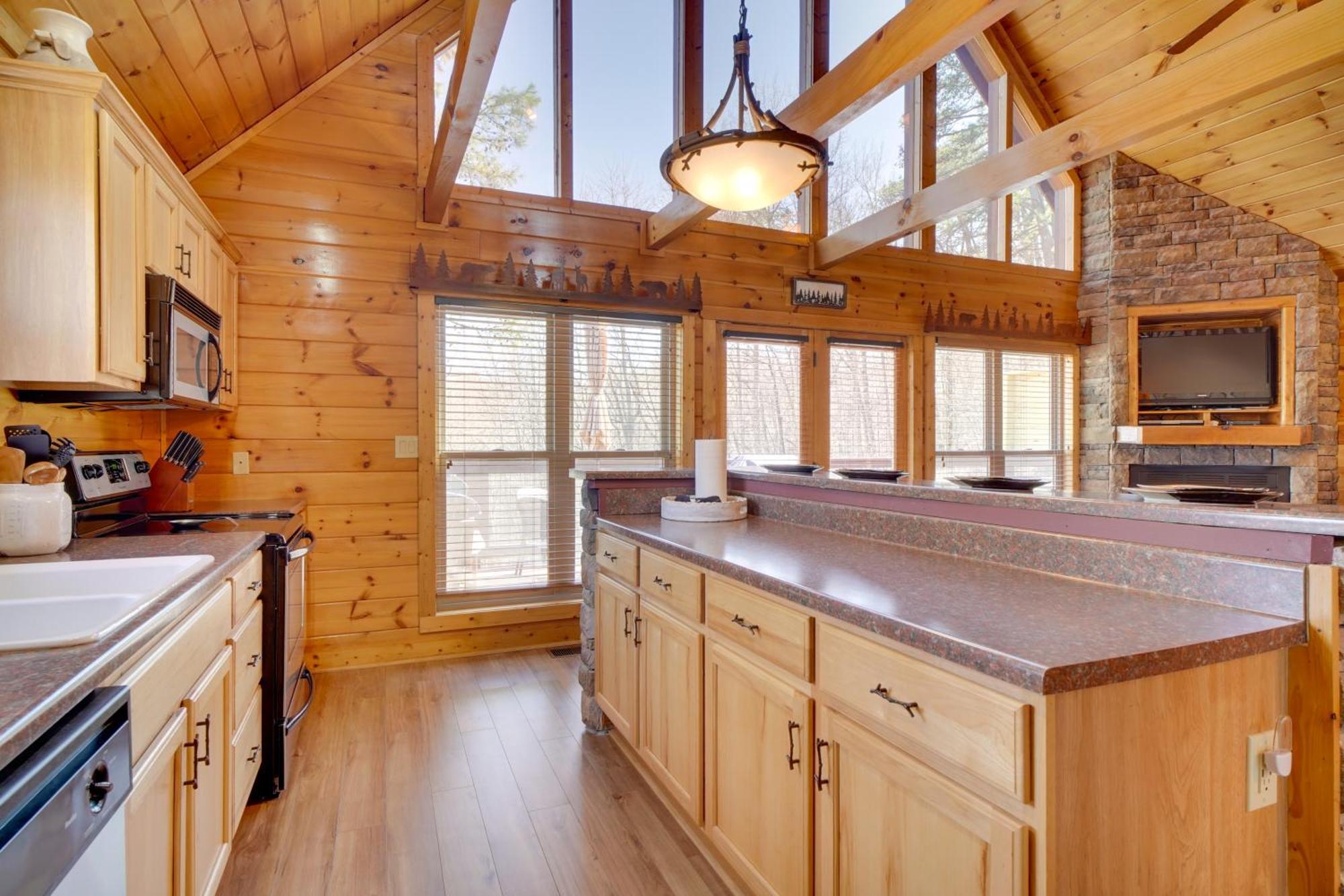 Hatcher Mtn Retreat Sevierville Cabin With Hot Tub! Luaran gambar
